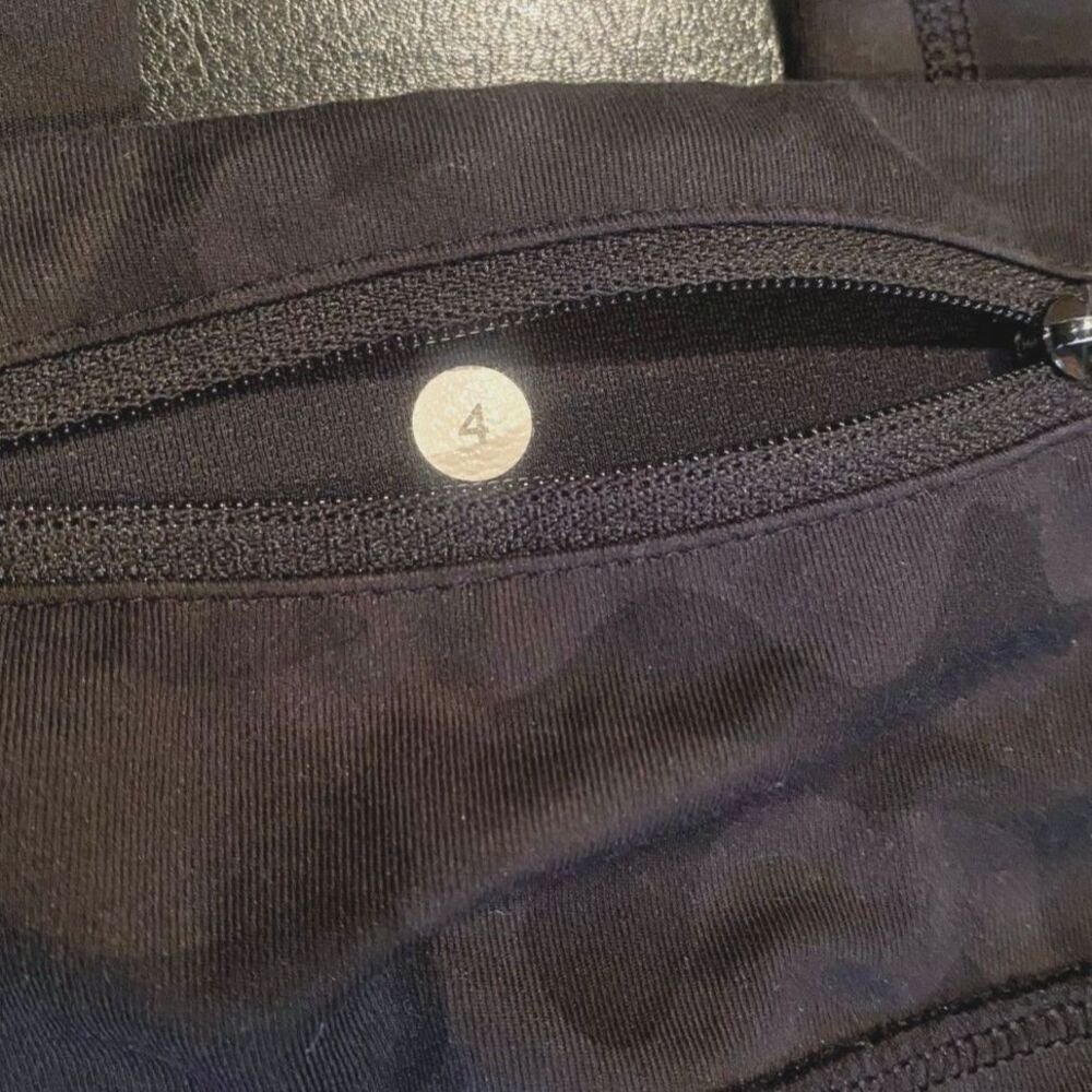 Lululemon Speed Tight Leggings Black Gray Camo Ruched size 4 RARE EUC - Picture 7 of 7